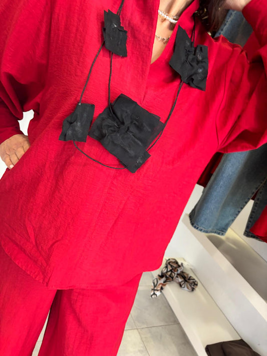 Camicia Souvenir Rossa con Collana Inclusa
